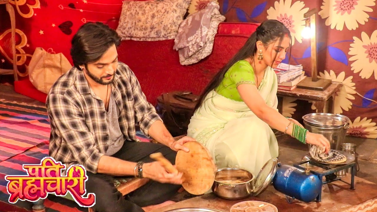 Pati Brahmachari | Jhopde में सुकून! Isha और Suraj रोटी बना रहे हैं | On Location | VIRAL TV