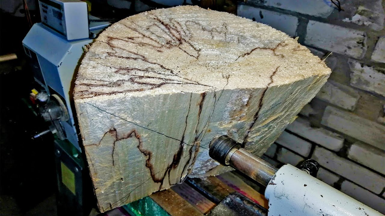 Woodturning - Striped Log into a Bowl
