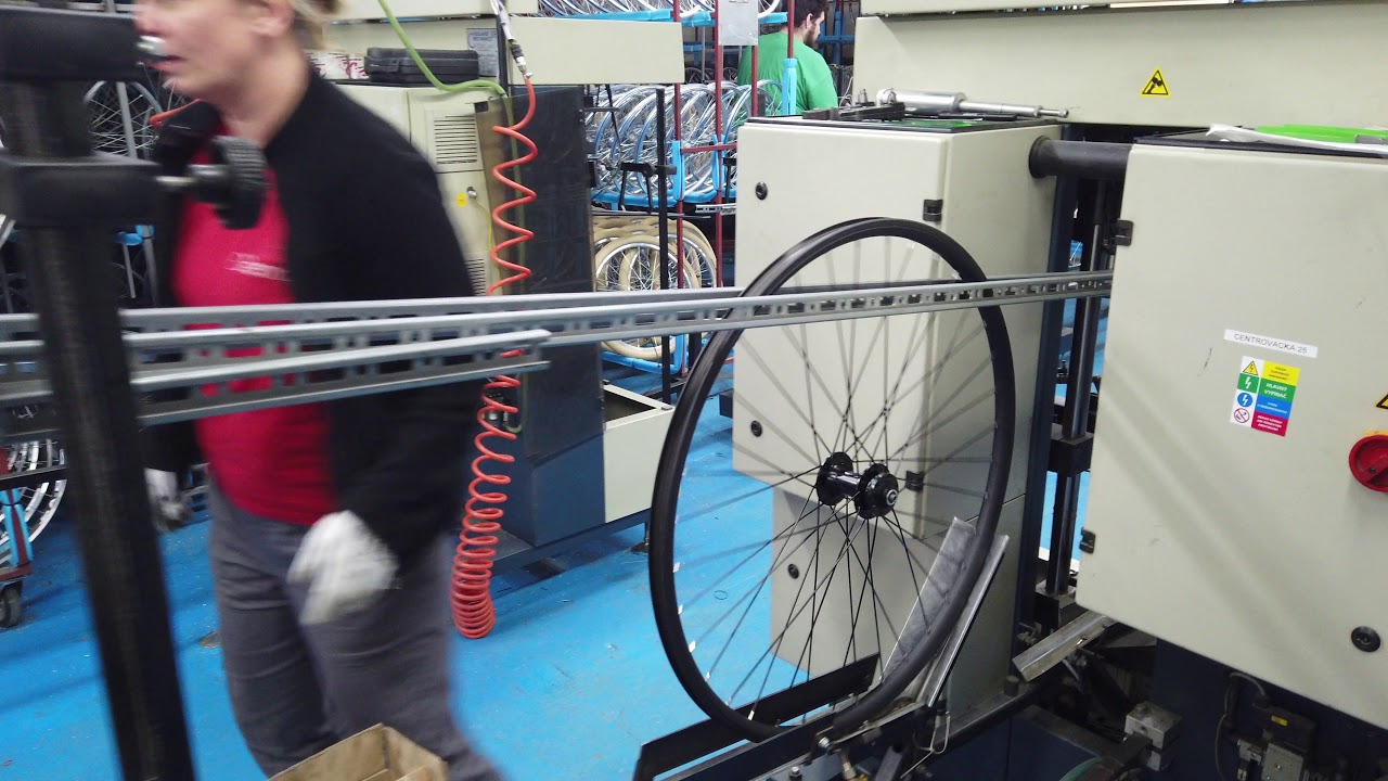 Ebike wheel truing - spoke installations - holland mechanics