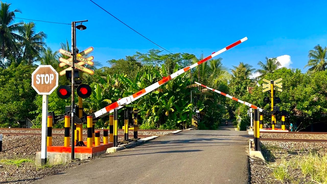 Kompilasi Perlintasan Kereta Api disekitar Purworejo, Jawa Tengah