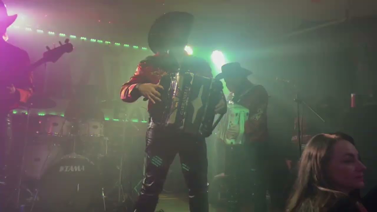 Los terribles del norte en Bukanas bar, P A.