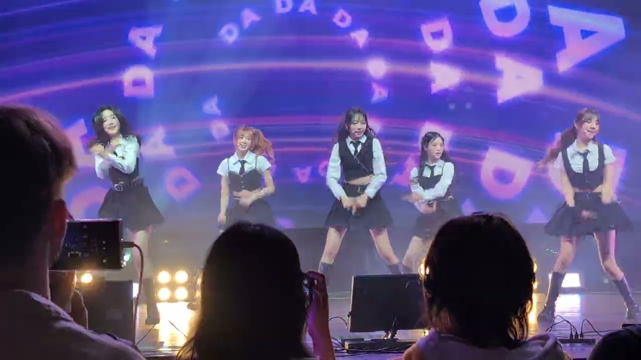 tripleS Alphie NA Tour Finale in Vancouver - Black Soul Dress 4K HD