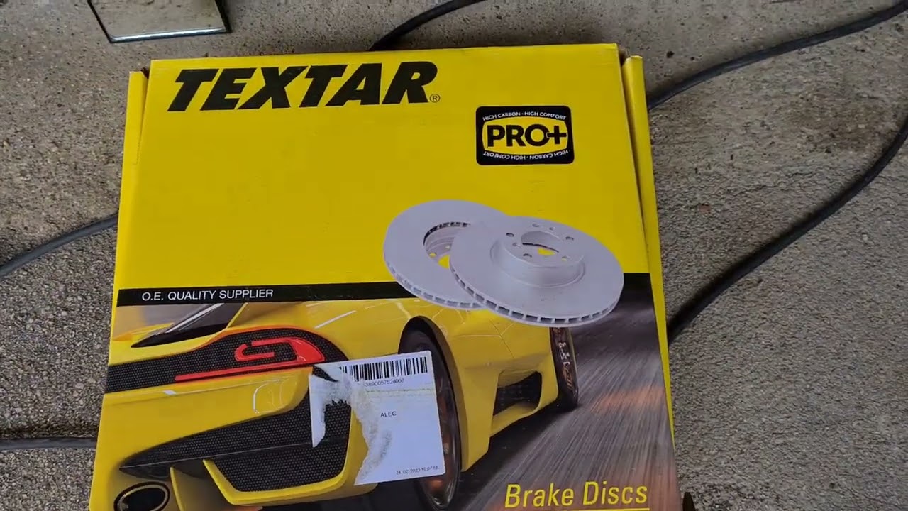 VW Tiguan Replaceing the front discs and brake pads