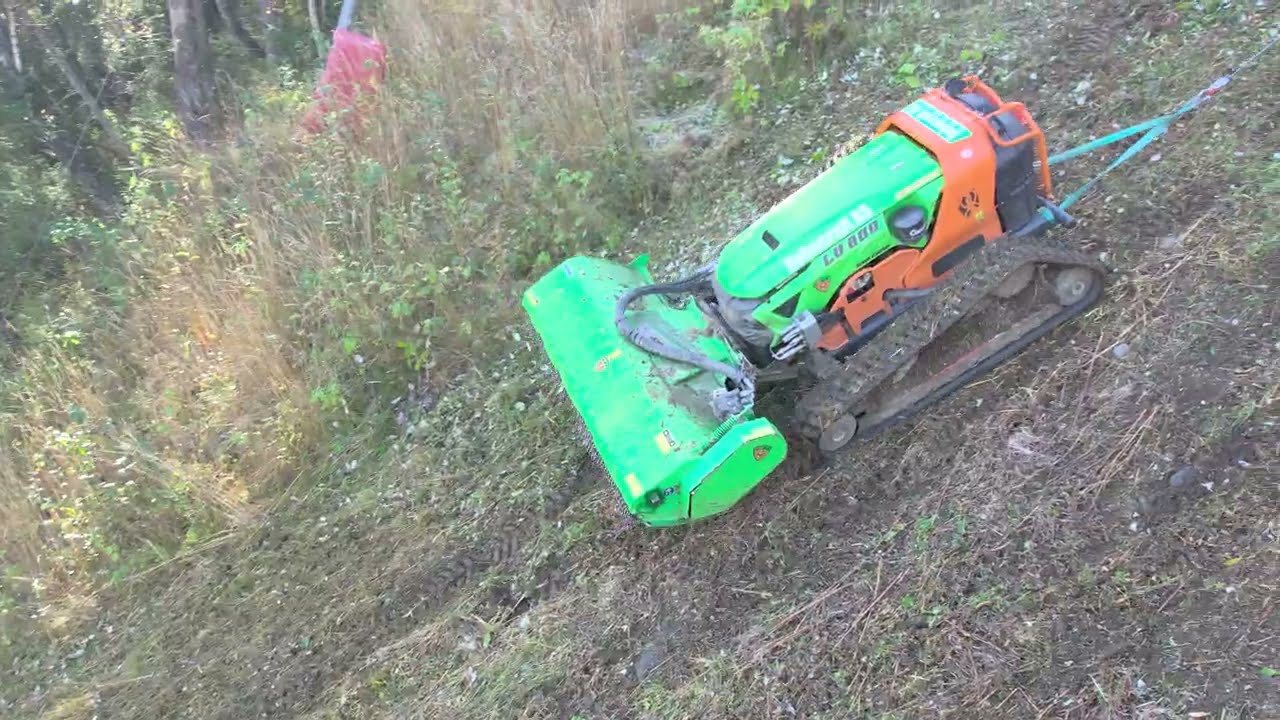 Valtra og MDB LV800 i arbeid | Robocraft AS