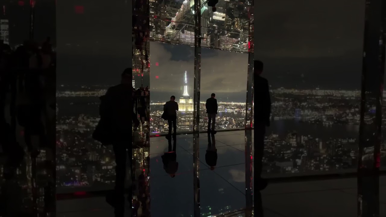 Night at summitov  . . . . #newyorkcity #summitov #travelnyc #nybucketlist #visitnyc #newyork #
