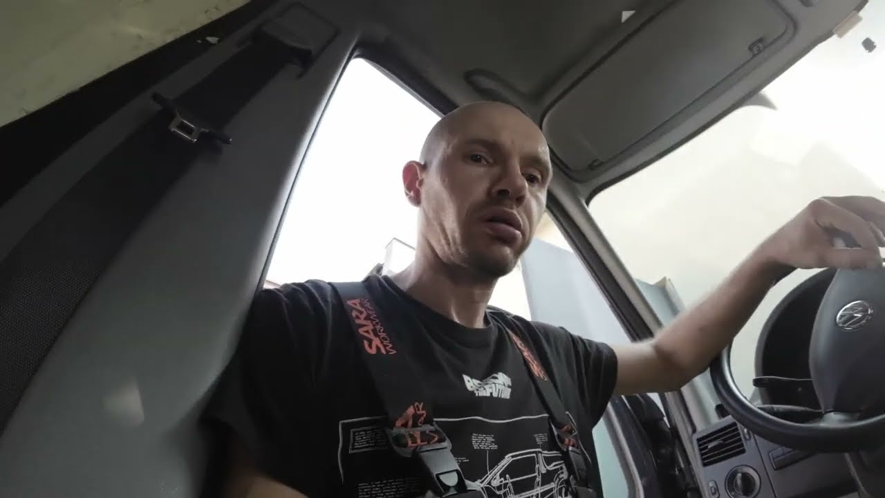 Установка автономного отопителя в автодом | Под сиденьем водителя !