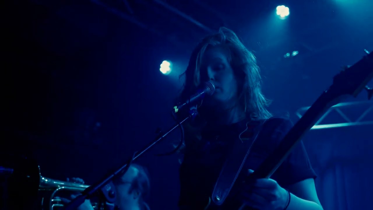 ZARA MIRRORS LIVE AT NEUMOS