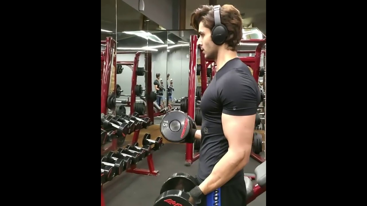 Vaaste boy&rarr;sidharth gupta in gym🤙