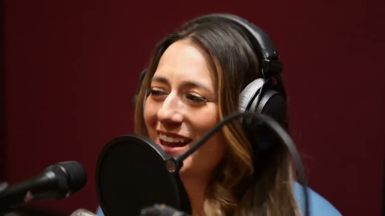 Alyssa Bonagura - Fly With Me (Acoustic)