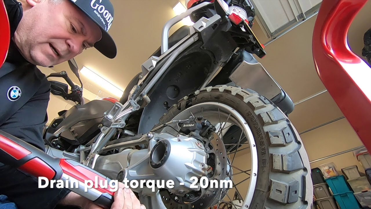Замена масла в главной передаче BMW R1200GS/LC