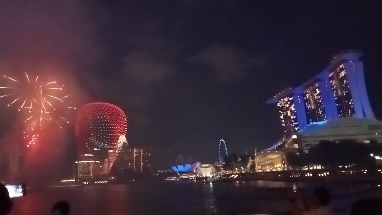 Disney Drone  And  Fireworks Show Is Lightning up at Marina Bay Sands #disney #drone #singapore 