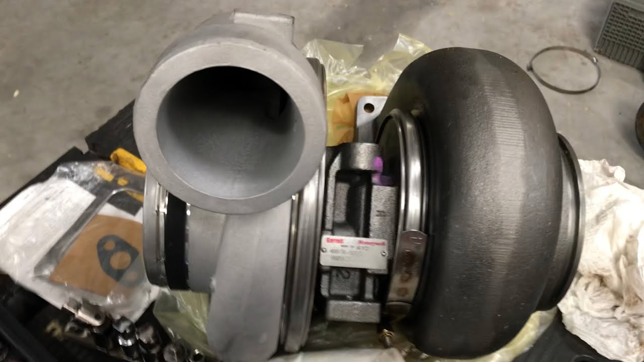 Gino’s Garage- Replacing a turbo on a Detroit 6v92.