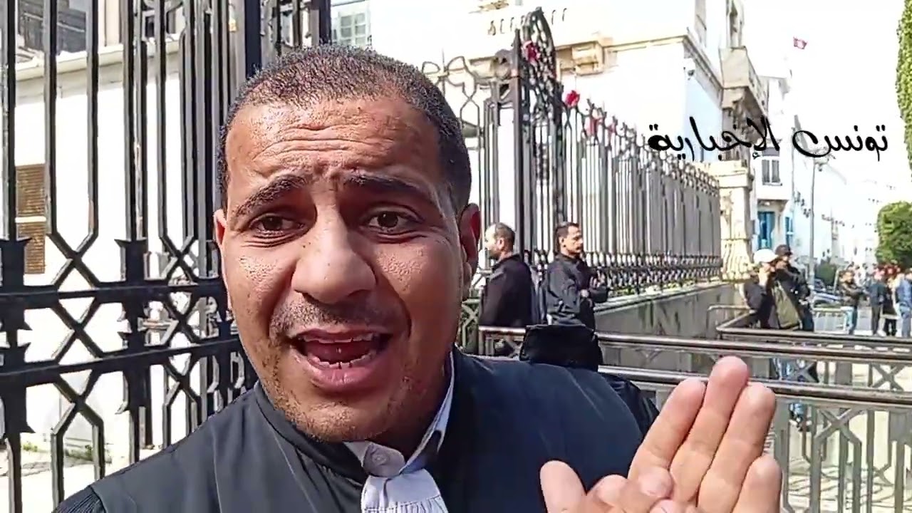 🔴 وقفة إحتجاجية للمحامين أمام قصر العدالة ضد التضييقات والعراقيل 
