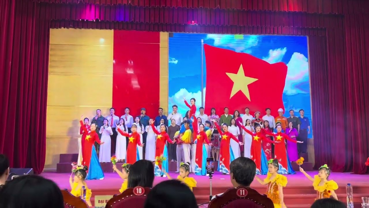 Tổ quốc trong ánh mặt trời- Vinh quang ơi Việt Nam