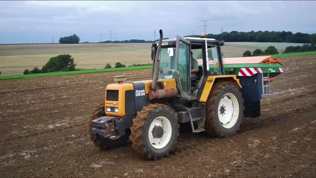 Un Renault 110.54 TRACFOR a l'épendage d'engrais sol 2023 ! AVANT LES SEMIS DE COLZA