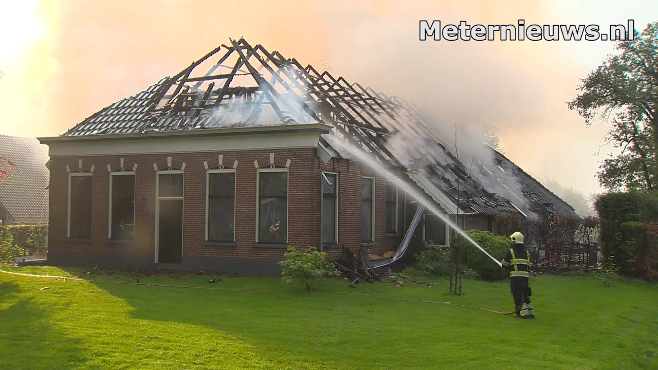 Gezin dakloos na boerderijbrand