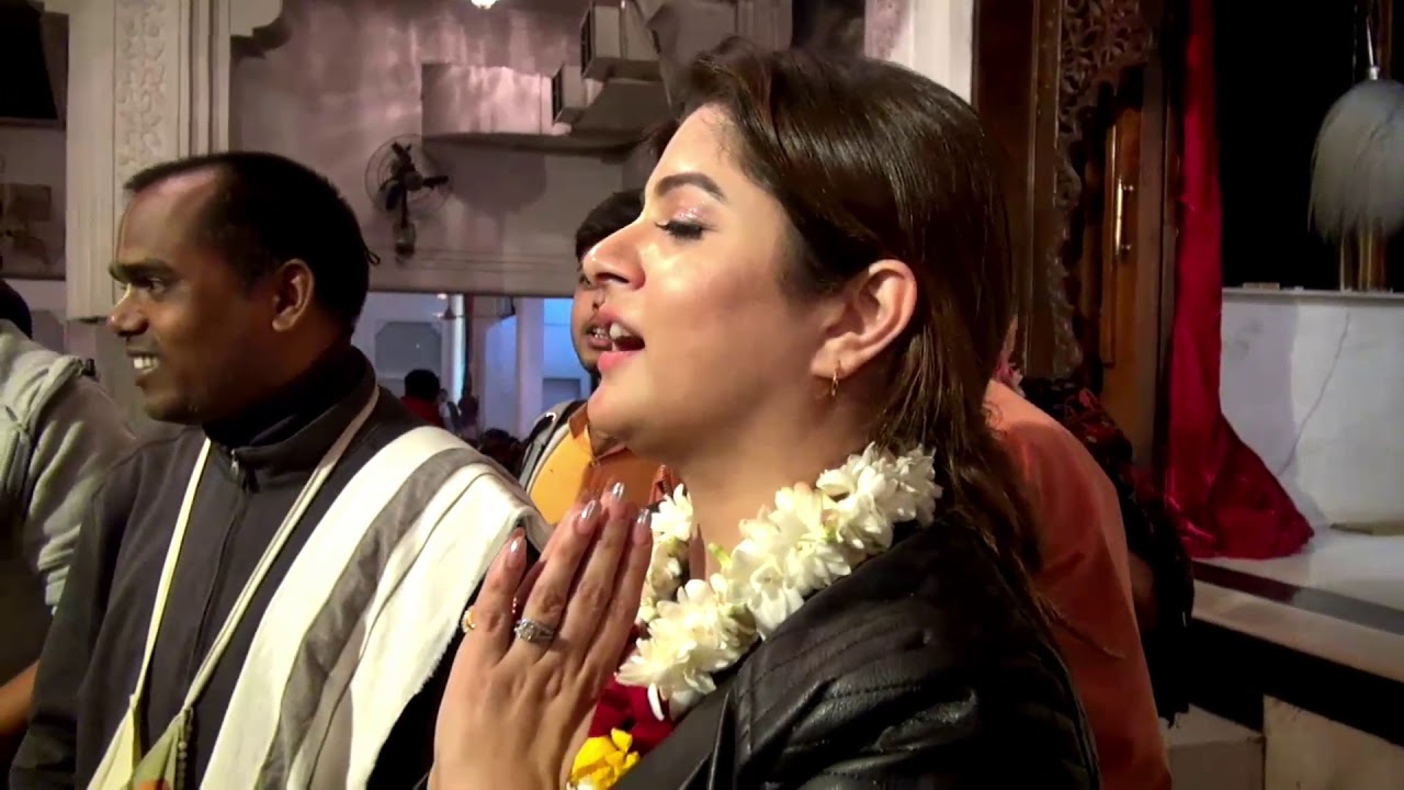 Tollywood  Actress Srabanti  Chatterjee  Visiting ISKCON Mayapur for Sandhya Arati Darshan