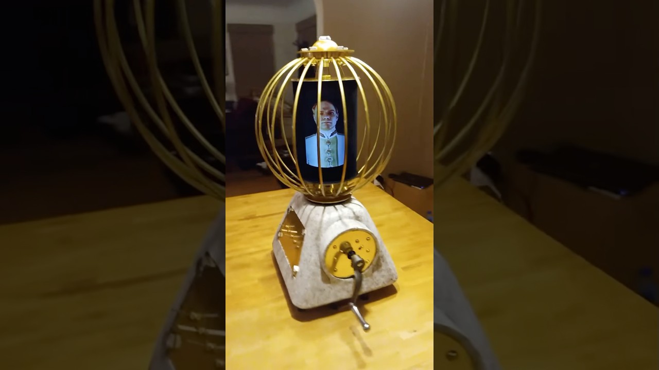 An omnidirectional screen in real life
