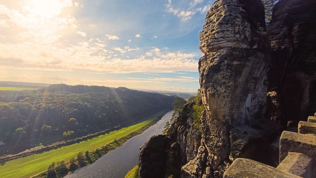 Spectacular hike through Elbe Sandstone Mountains (Germany): Schwedenlöcher, Amselsee & Bastei