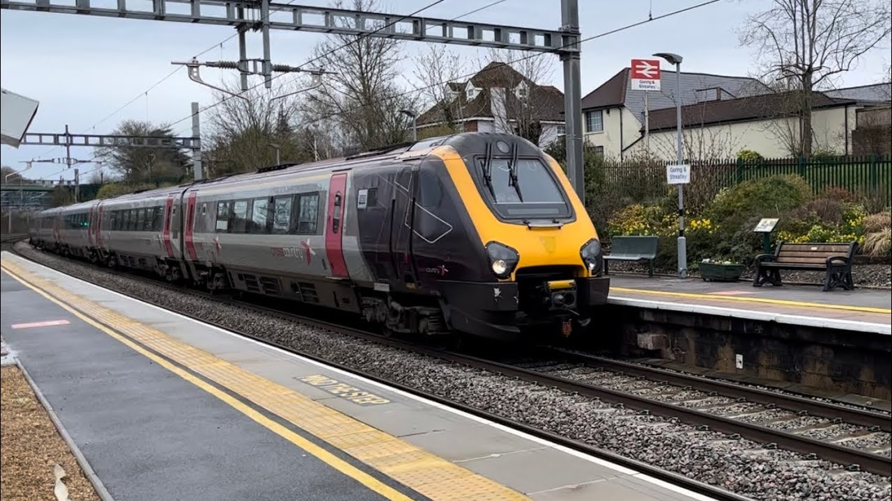 Trains at Goring and Streatley (GWML) 28/03/23