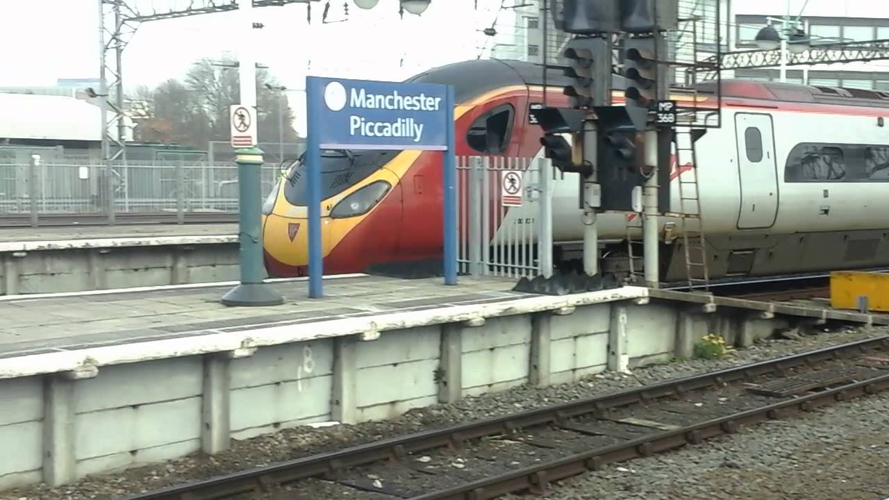 Trains at: Manchester Piccadilly, WCML, 02/11/15