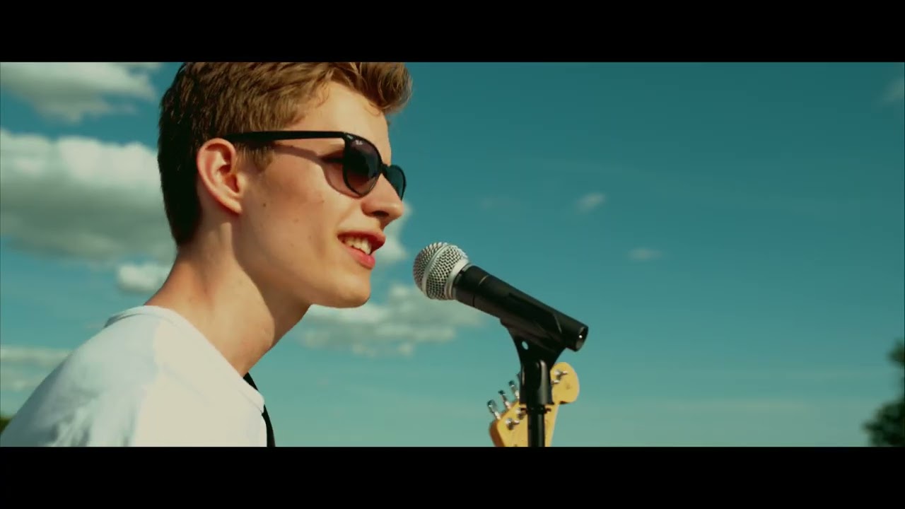 Hotspot - Ud ad landevejen ( Official Music Video )