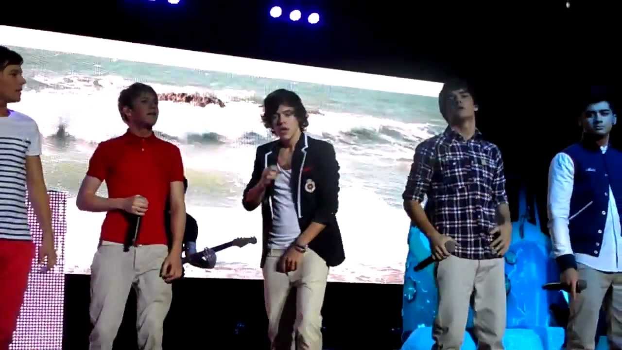 one direction - i wish HD close 19/12/11 live in southend