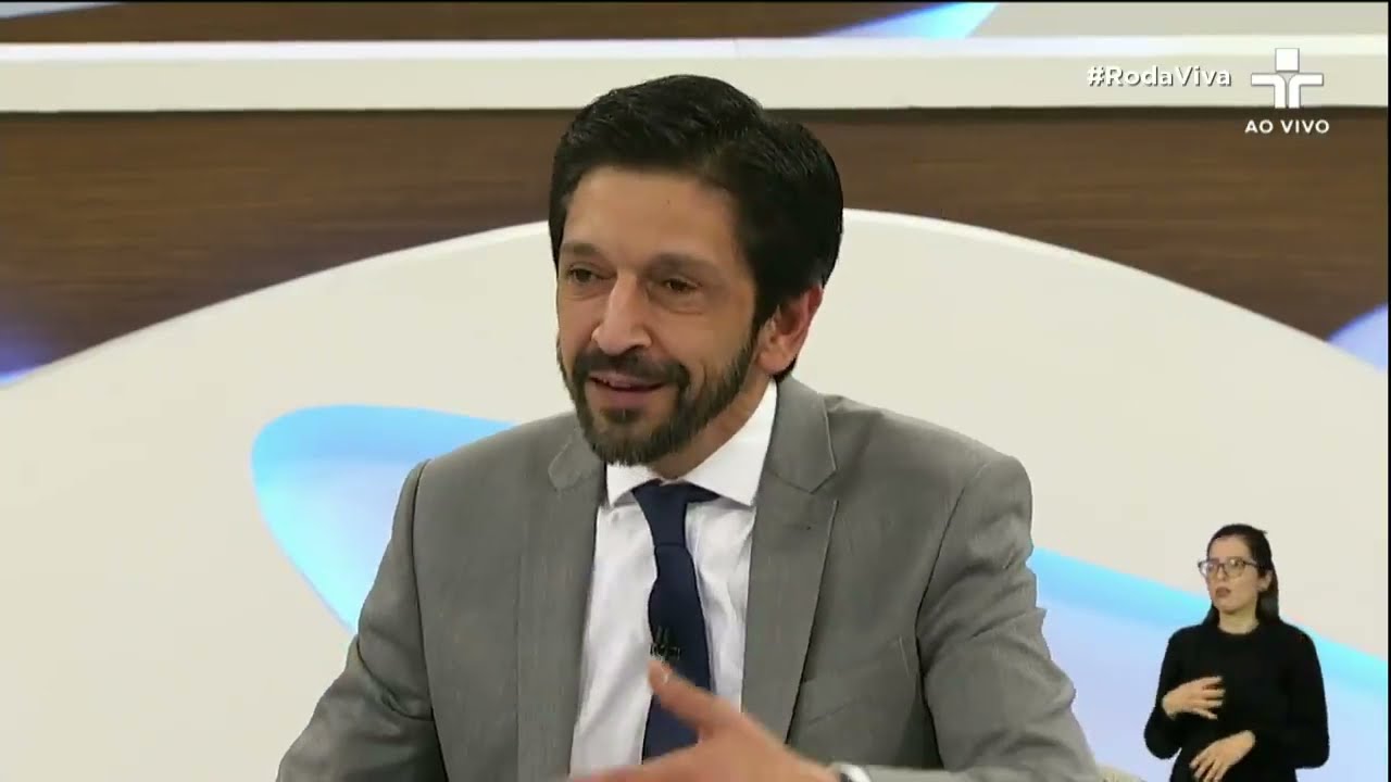 "Qualquer tipo de família é uma família", diz Ricardo Nunes sobre casais homossexuais