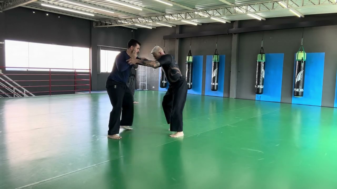 Da série APERFEIÇOANDO… @karatejutsu