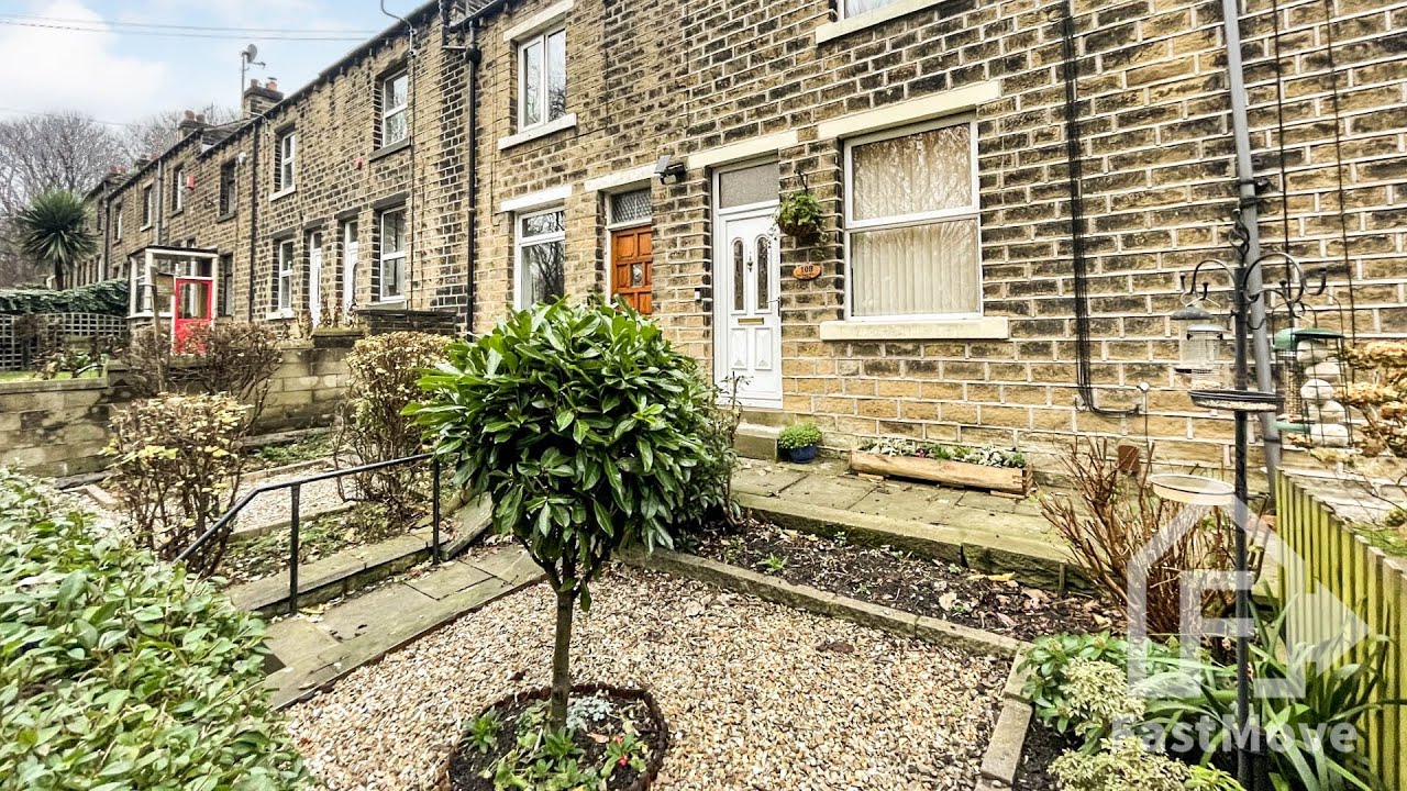 TWO BEDROOM HOME, BRADLEY MILLS ROAD, HUDDERSFIELD - OFFERS OVER £140,000 IDEAL FOR FIRST TIME BUYER