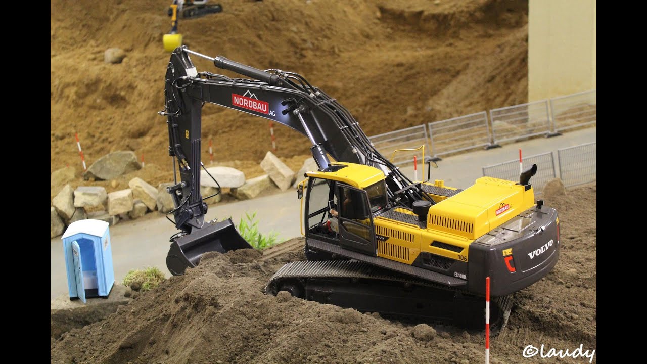 Volvo EC480D working on the embankment