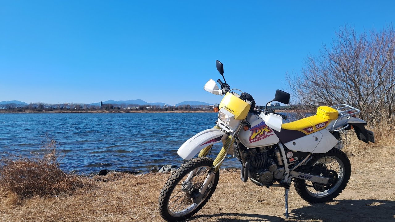 VINTAGE MOTOCYCLE SUZUKI 1998 DR250R BUSAN IN SOUTH KOREA.