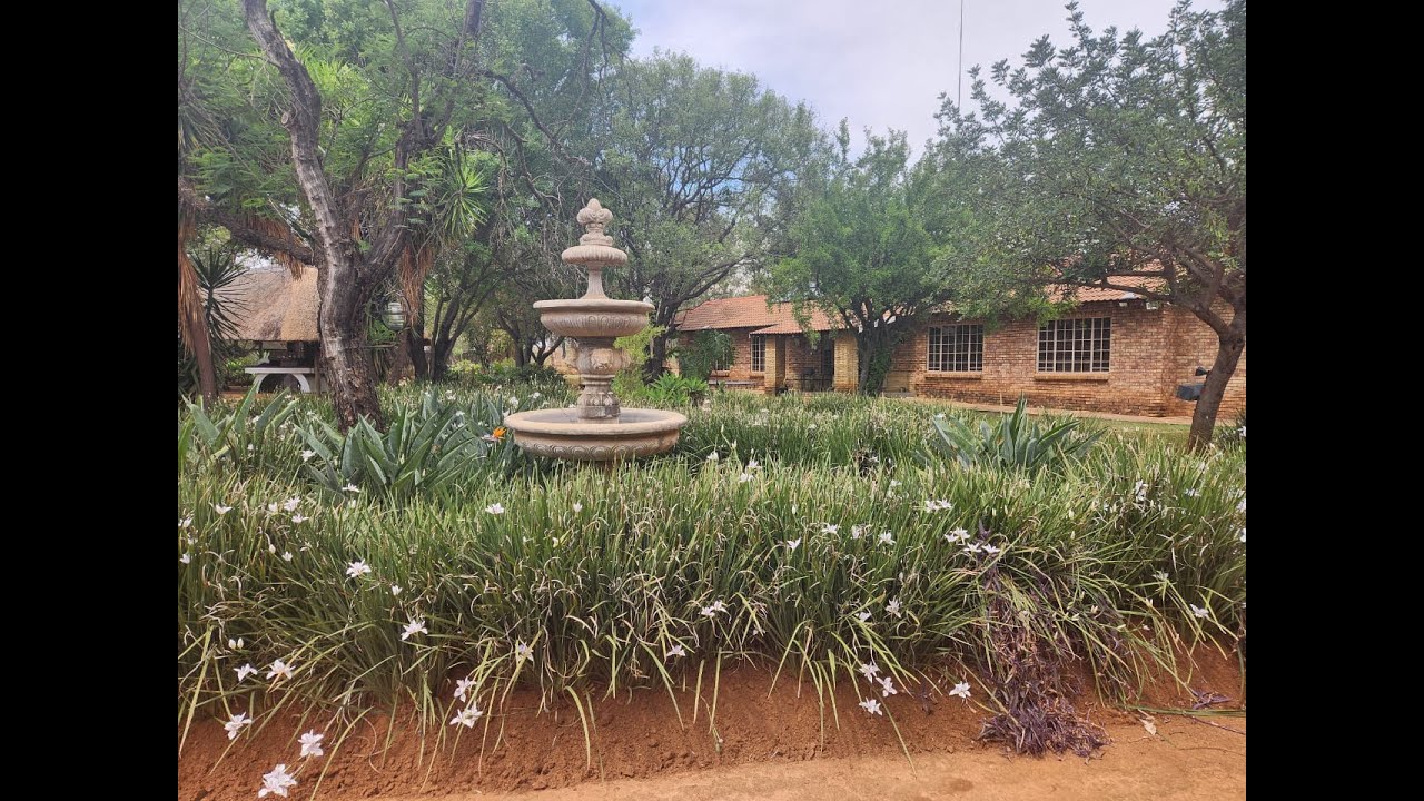 Entertainer's dream Home WITH flat and workshop