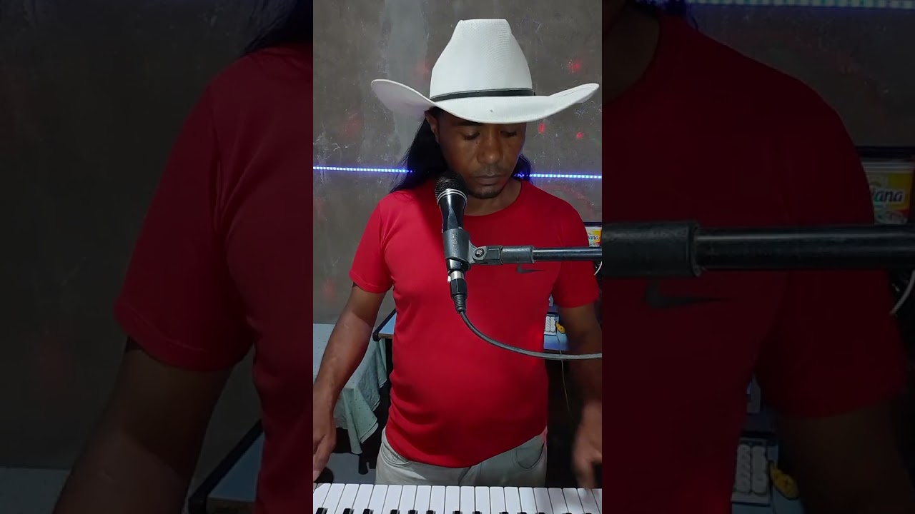 RE RE  NI DOS TECLADOS