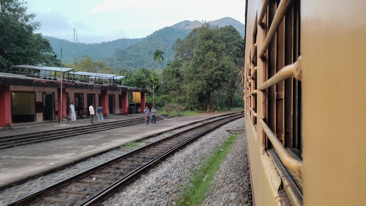 Mangaluru Vijayapura Express Arrives & Departs From Shiribagilu Station In The Ghat Section