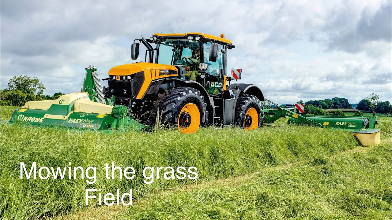 Mowing the grass field FS25 PS5