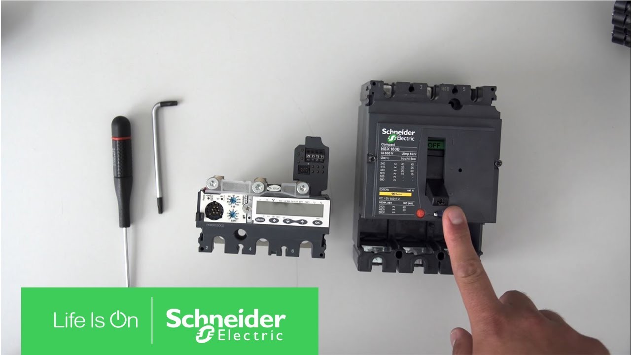 Come montare lo sganciatore dei Compact NSX | Schneider Electric Italia