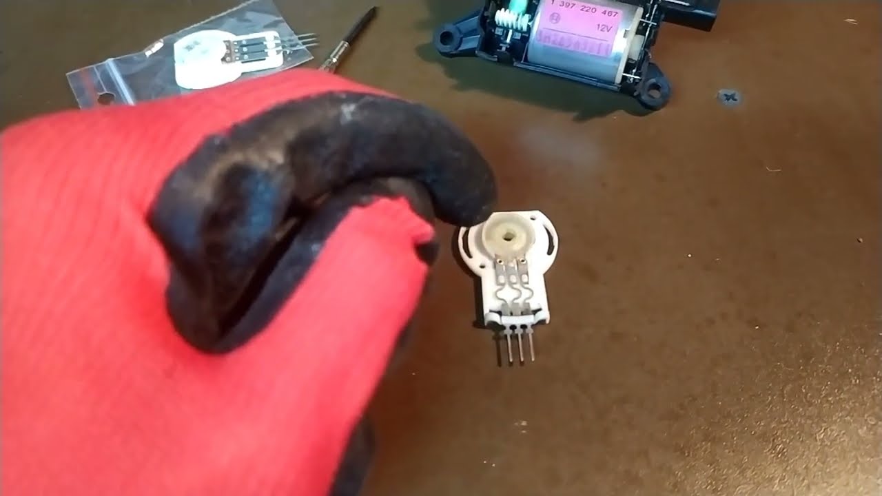 Silnik Klap Nawiewu, wymiana potencjometru V159 V158 V68 i inne na przykładzie Audi a4b7