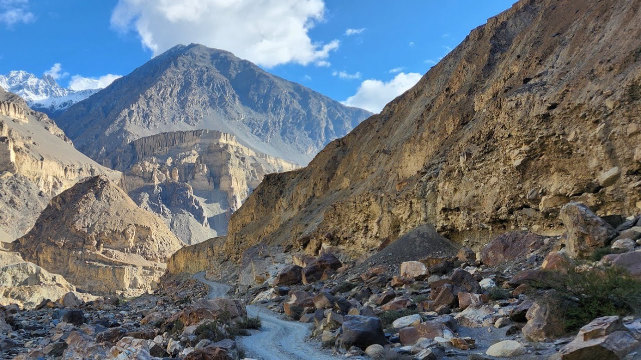 This dangerous road took 18 years to build - Welcome to Shimshal Valley! 🇵🇰