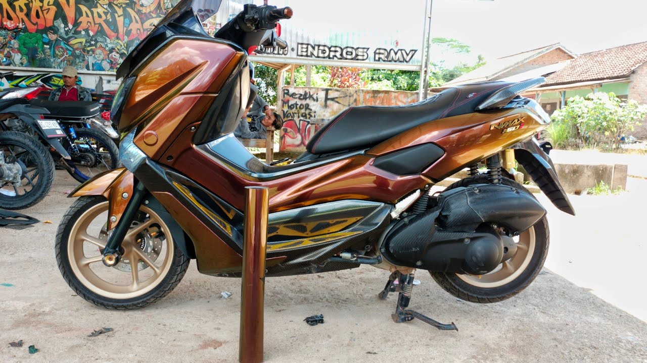 Proses pasang skotlet motor nmax full body sticker sultan || STICKER Franchi pet Ruby Gold