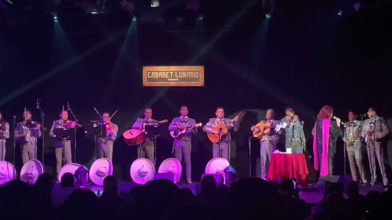 La diferencia. Estela Núñez con Mariachi. Cabaret Lunario.
