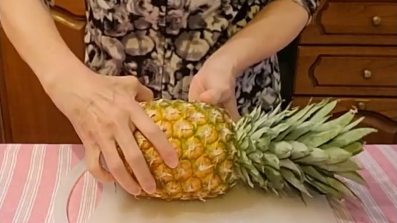 COME PULIRE UN ANANAS facile e veloce!!