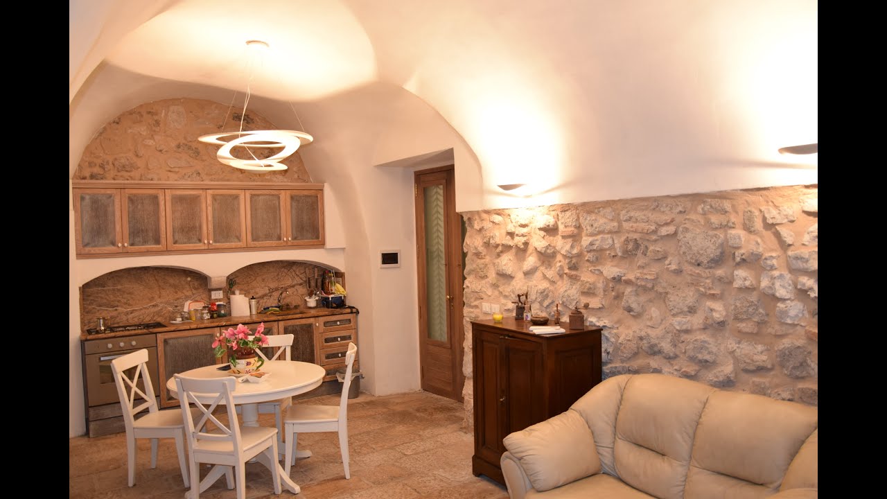 Appartamento in Vendita a Gaeta, zona medievale del centro storico.