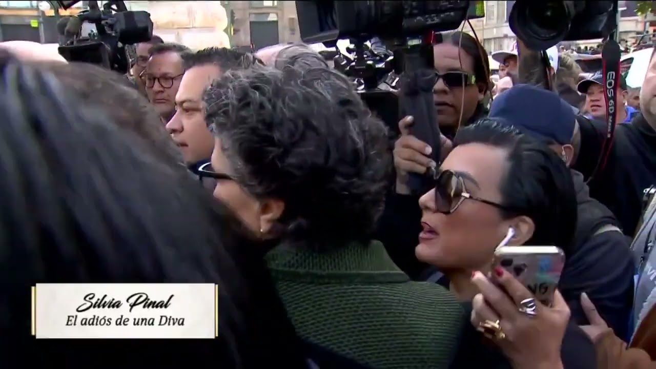 EN VIVO Salen restos de Silvia Pinal rumbo a Palacio de Bellas Artes para recibir su homenaje
