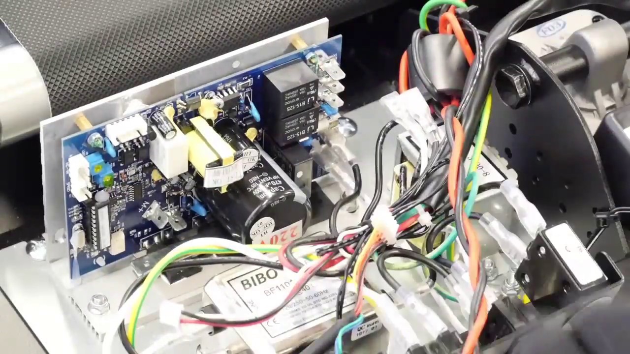 Comment changer la carte de contrôle sur un tapis de course T540A ?