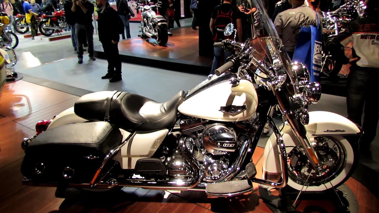 2014 Harley-Davidson Road King Classic FLHRC Walkaround - 2013 EICMA Milan Motorcycle Exibition