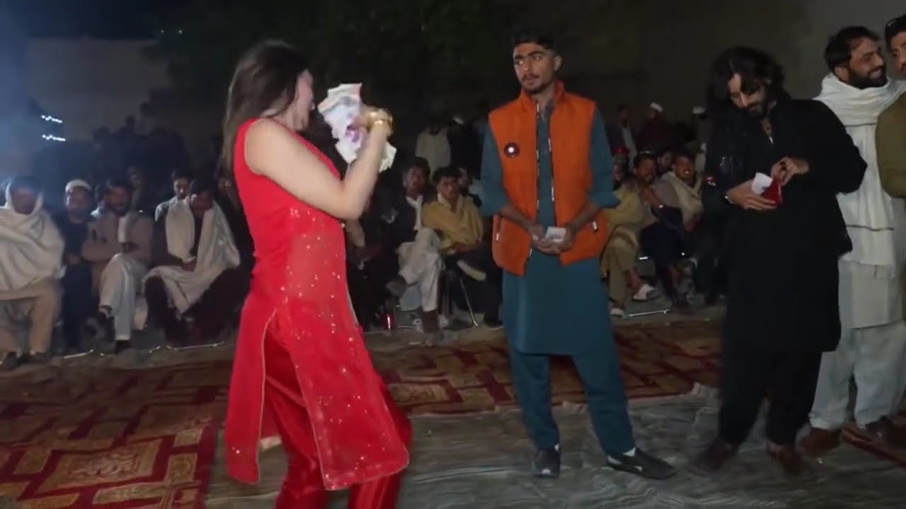 Miss Dollar Karachi New Dance Song Swabi Dancer Group / Na Ma Kawa Na Kana Miss Doller Dance