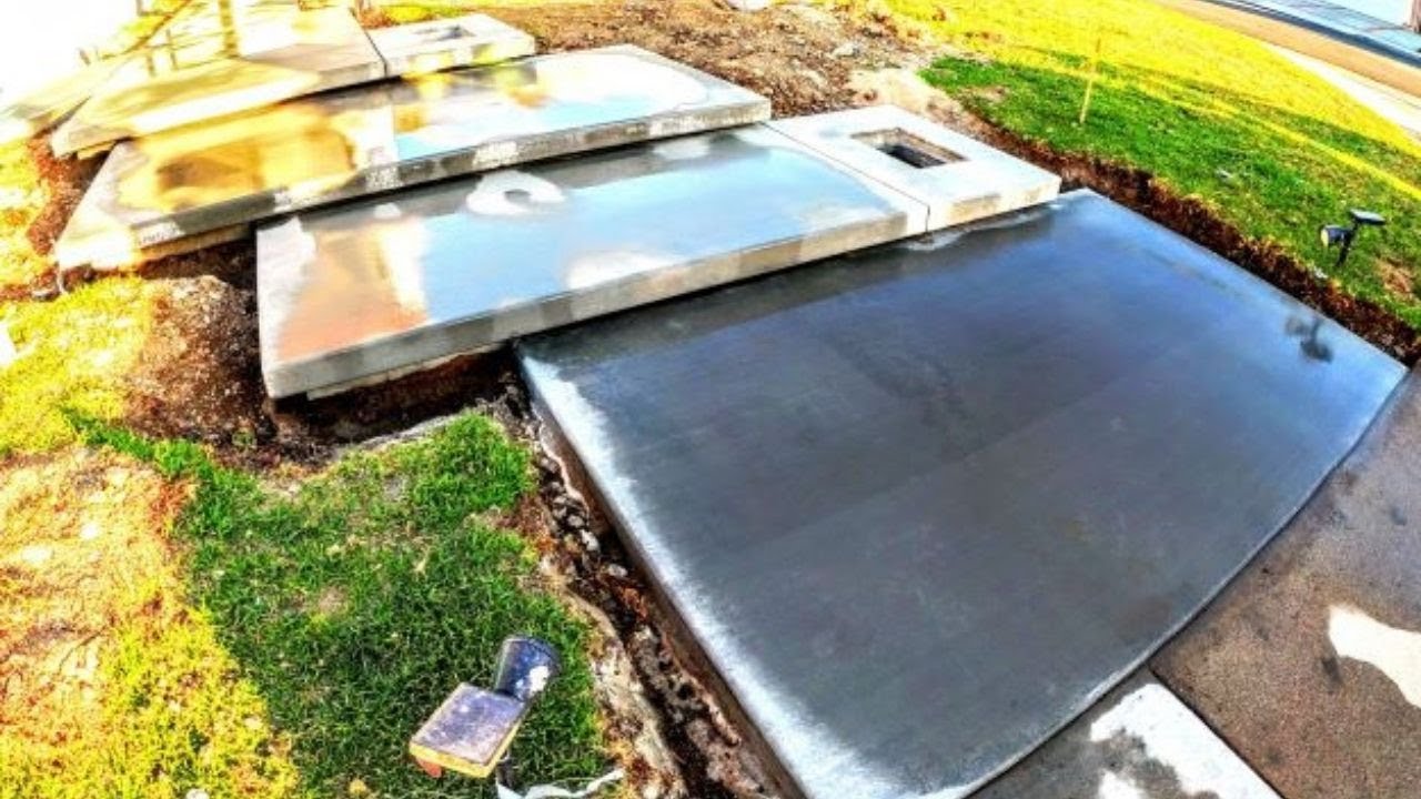 Concrete Floating Steps. Front Entryway. California