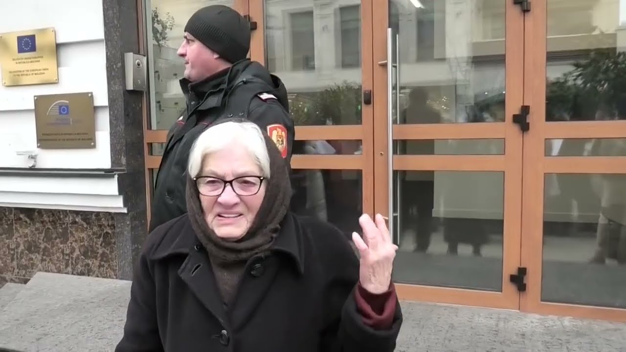 Майя Санду -  европейская туристка. Протест  2025