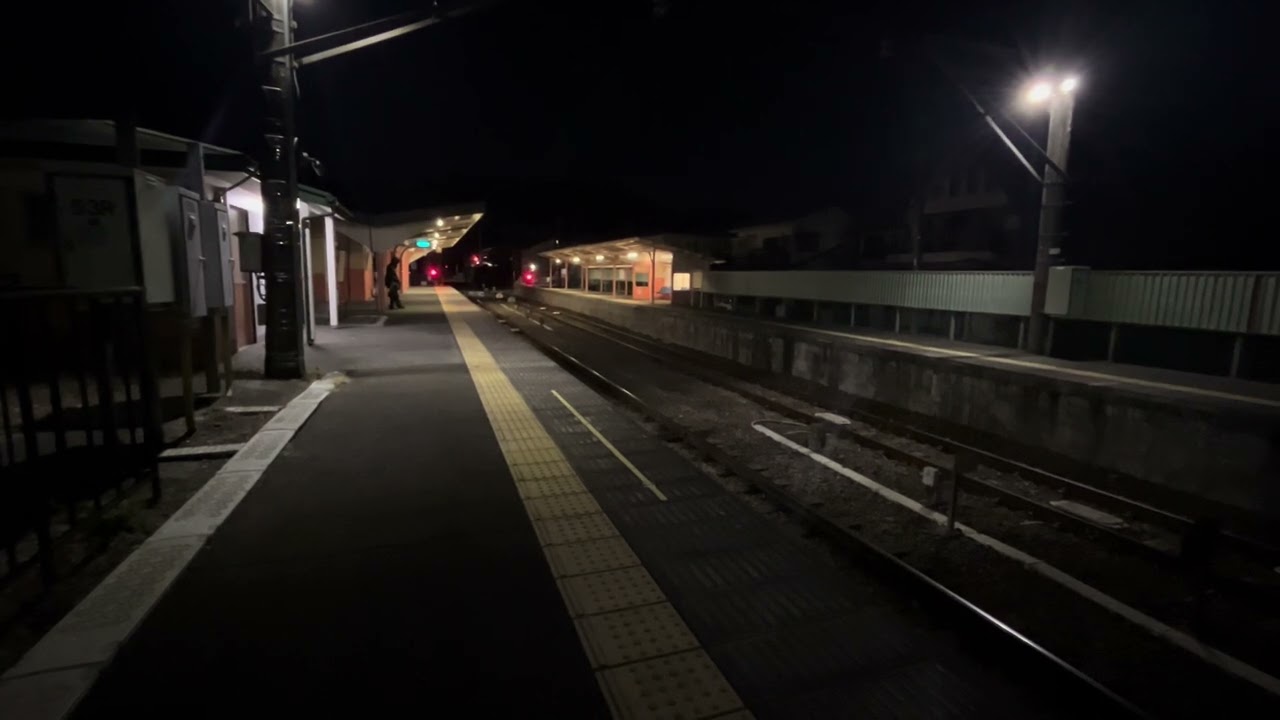 富士急行線始発上り1番列車普通大月行き谷村町駅入線6701F